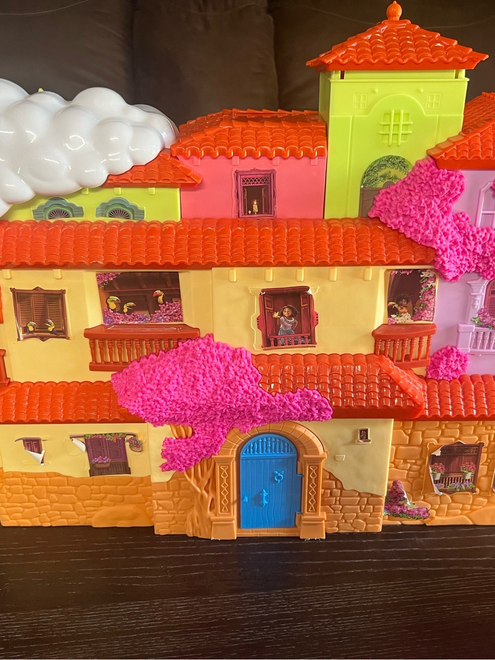 DISNEY ENCANTO MAGICAL HOUSE with Accessories LIKE NEW